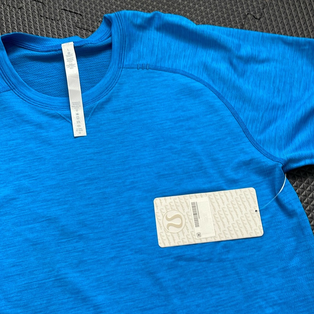 NWT Lululemon Metal Vent Tech short sleeve - large - blue
